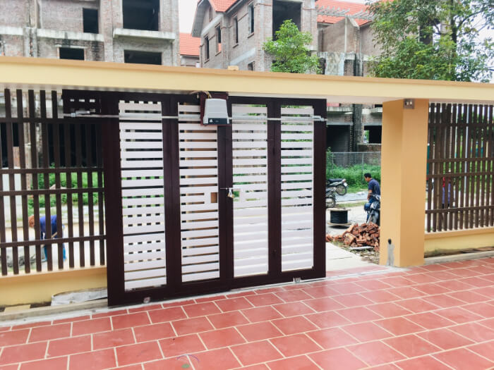 Mẫu cổng lùa hai cánh được ứng dụng rộng rãi Mẫu cổng lùa hai cánh được ứng dụng rộng rãi