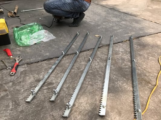 Thanh răng cổng trượt có chức năng gì? Chức năng thanh răng cổng trượt