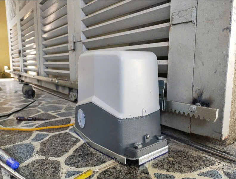 Chất liệu cao cấp phù hợp lắp đặt ngoài trời