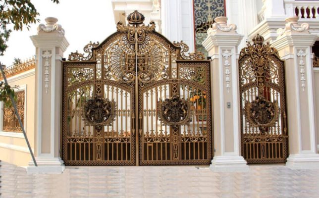 Cổng nhôm đúc sử dụng sơn tĩnh điện cao cấp