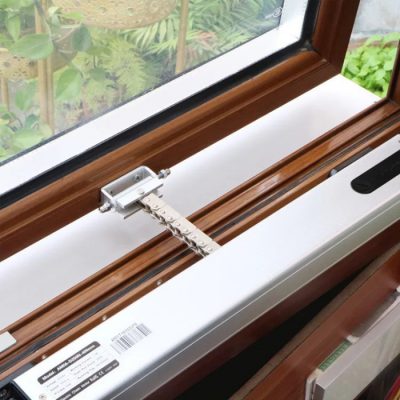 Cửa sổ tự động vận hành bằng dây curoa