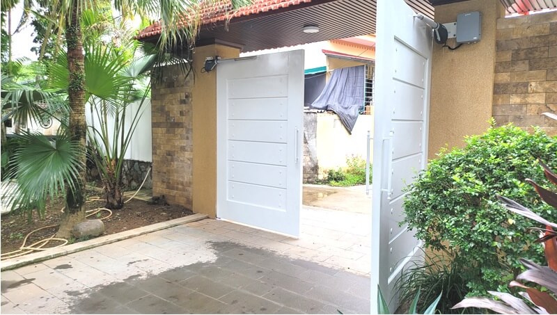 Tự động đảo chiều khi gặp vật cản