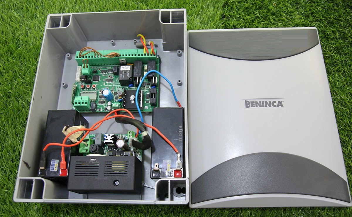 UPS DC 24V được tích hợp sẵn trong Board mạch của motor 24V-BA500 UPS DC 24V được tích hợp sẵn trong Board mạch của motor 24V-BA500