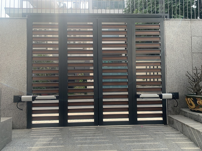 Cổng tay đòn Comunello tinh tế, chất lượng, sang trọng Cổng tay đòn Comunello tinh tế, chất lượng, sang trọng