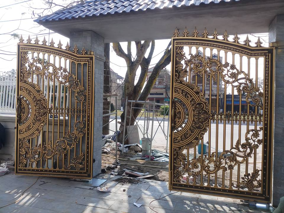 Cửa tự động âm sàn giúp cho việc đóng - mở nhẹ nhàng hơn Cửa tự động âm sàn giúp cho việc đóng - mở nhẹ nhàng hơn