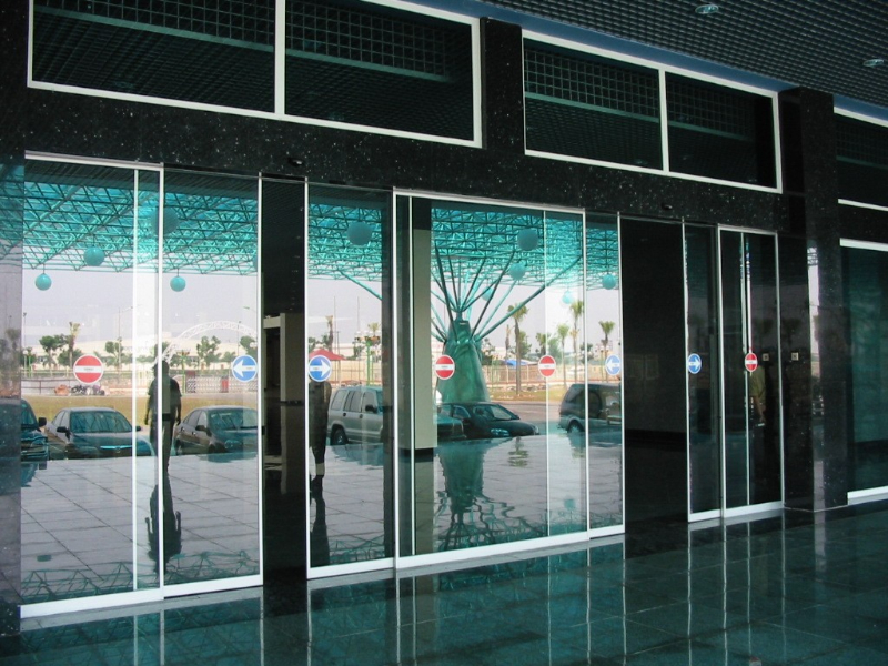 Cửa kính tự động cho trung tâm thương mại Cửa kính tự động cho trung tâm thương mại