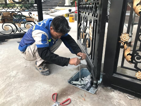 Bảo dưỡng mô tơ cổng tự động âm sàn Bảo dưỡng mô tơ cổng tự động âm sàn