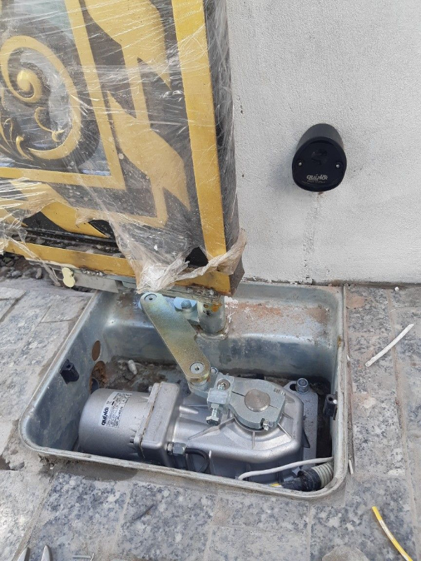 Motor âm sàn Quiko yêu cầu kỹ thuật lắp đặt phức tạp Motor âm sàn Quiko yêu cầu kỹ thuật lắp đặt phức tạp