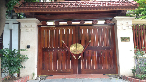 Cổng âm sàn có nguyên lý hoạt động rất đơn giản Cổng âm sàn có nguyên lý hoạt động rất đơn giản