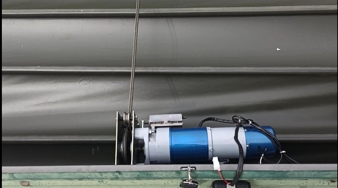 Motor lắp cho mái xếp Motor lắp cho mái xếp
